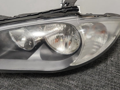 BMW 116d E87 Hatchback Genuine Front Right O/S Headlight 7193389-03 *Damaged*