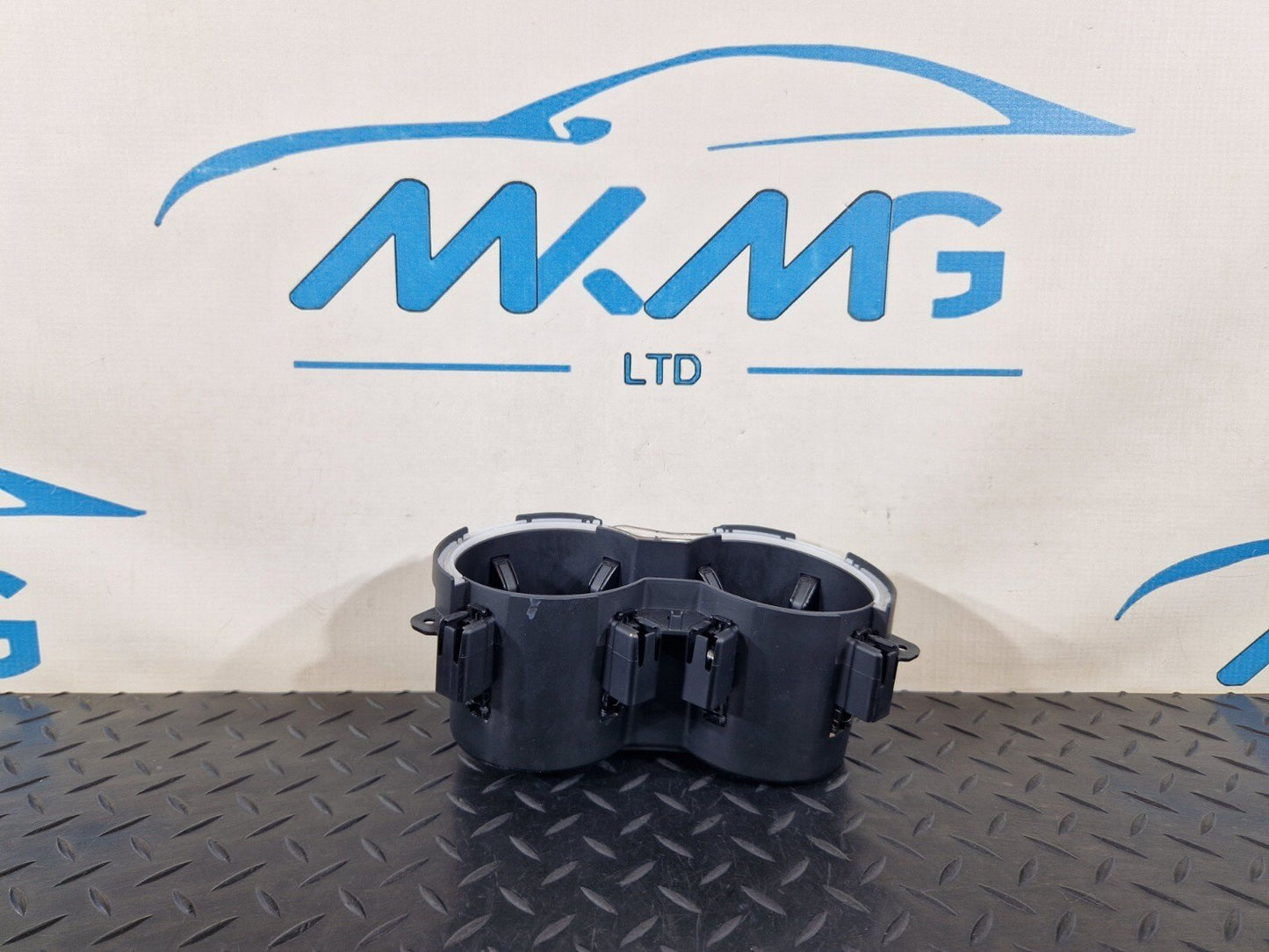 16-19 AUDI A4 B9 GENUINE OEM TWIN DOUBLE ILLUMINATED CUP HOLDER TRIM 8W0862533A