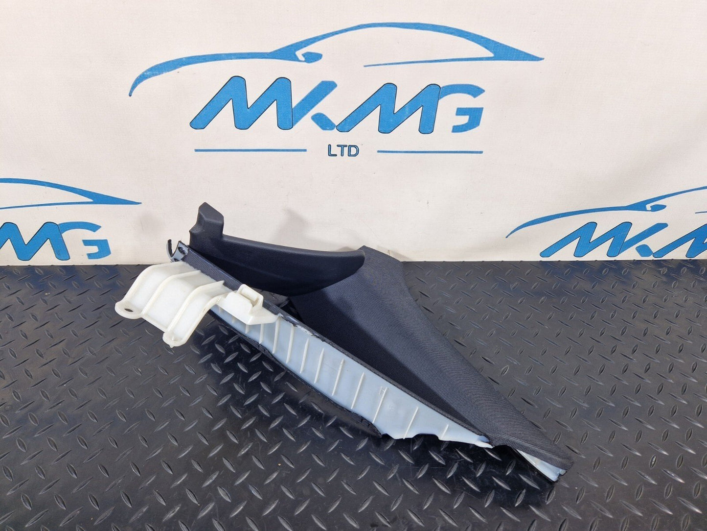 16-19 AUDI A4 B9 S-LINE GENUINE REAR RIGHT OSR C-PILLAR TRIM 8W5867288