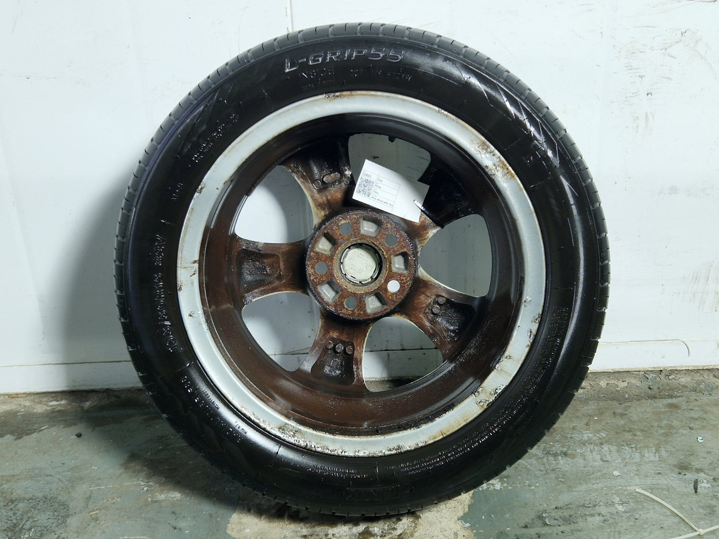Skoda Fabia 5J 15" Alloy Wheel with Tyre 195/50/15 Genuine ~6mm