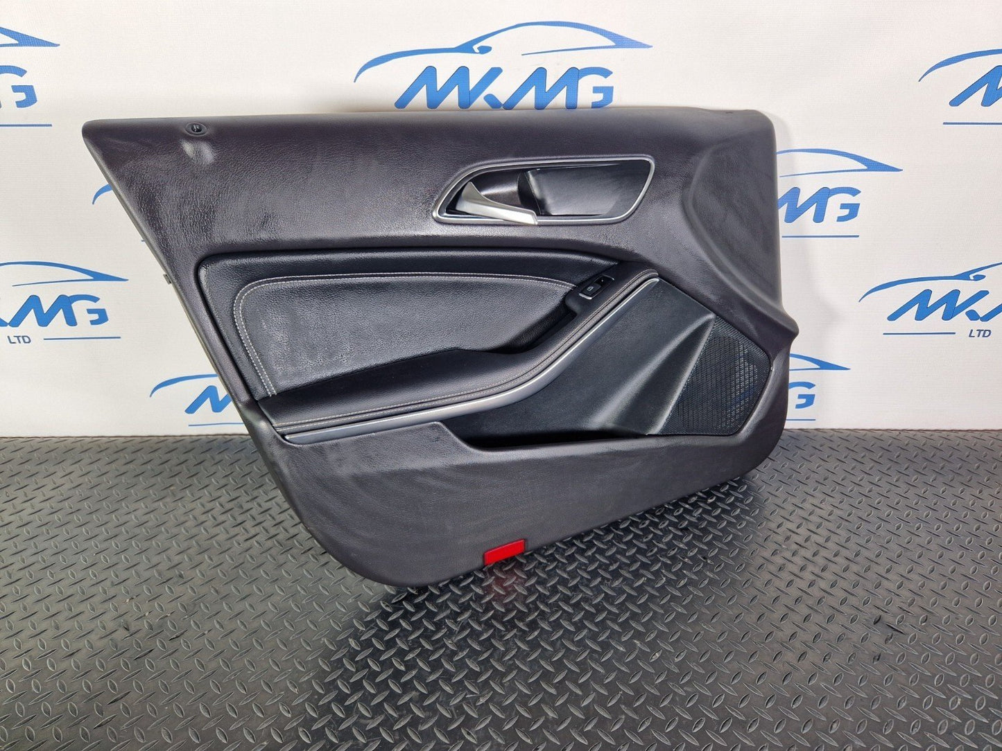 14-20 MERCEDES BENZ GLA 200 X156 FRONT LEFT SIDE DOOR CARD PANEL A2467201348