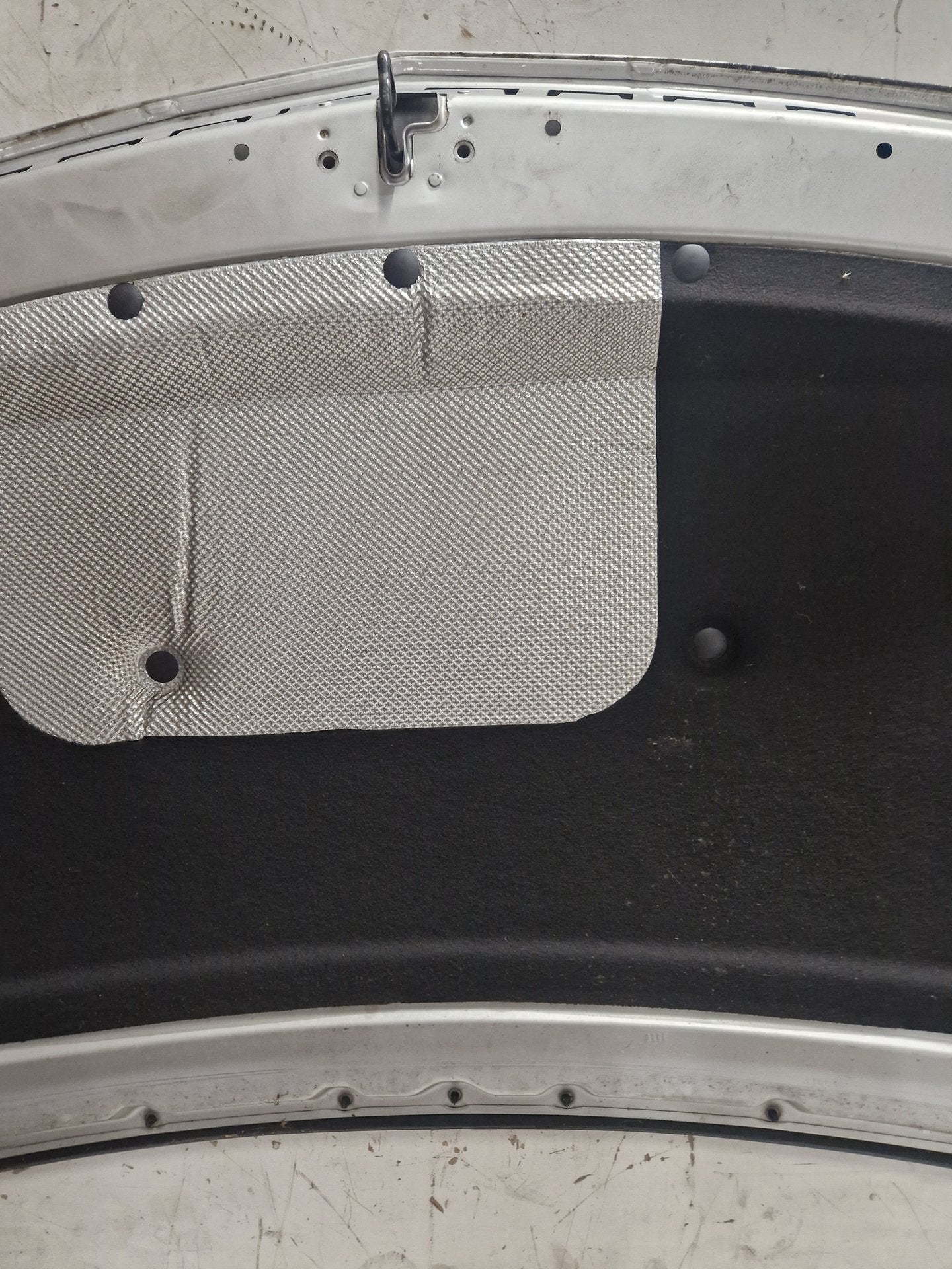 Vauxhall Astra MK6 (J) (A3400) Hatchback Genuine Bonnet in Silver GAN (176)