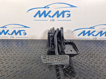18-ON MERCEDES BENZ A CLASS W177 1.5CDI AUTO GENUINE BRAKE PEDAL A2472900100