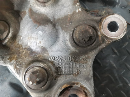 12-18 MERCEDES A B CLA-W176 W246 C117 GENUINE REAR RIGHT O/S WHEEL HUB  A2460406