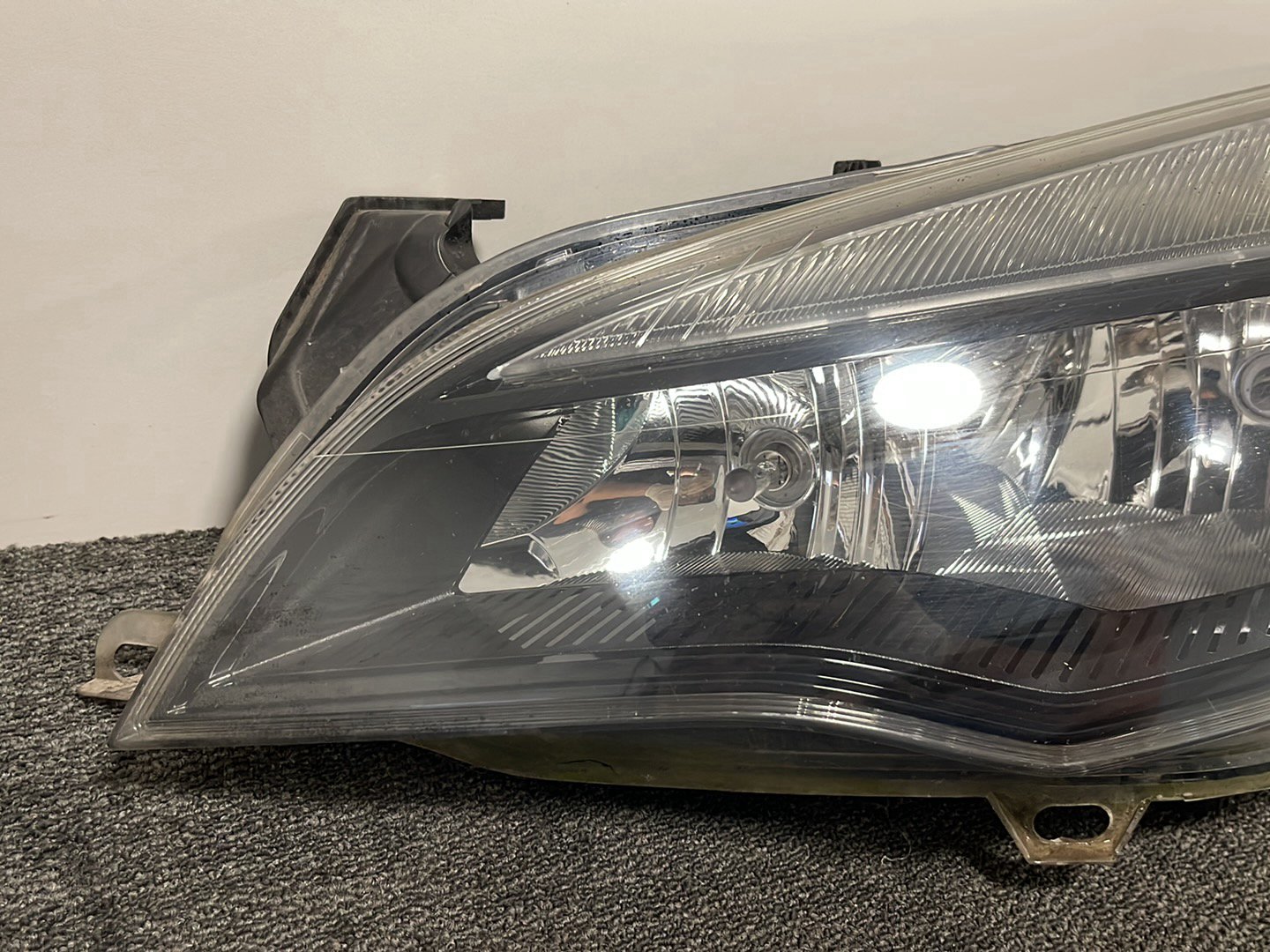 Vauxhall Astra MK6 (J) (A3400) Hatchback Front Left N/S Headlight 13365292