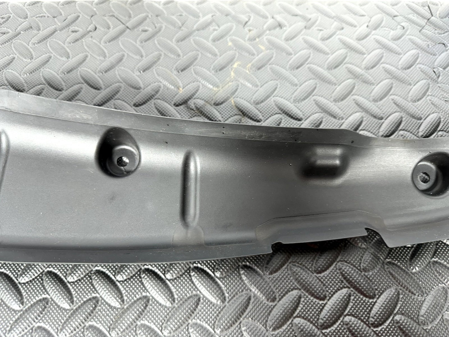 16-19 AUDI A4 B9 SALOON GENUINE FRONT LEFT SIDE WING FENDER COVER 8W0821111