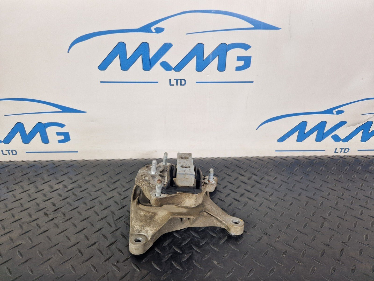 16-19 AUDI A4 B9 MANUAL GEARBOX MOUNT BRACKET 8W0399118B 8W0399156