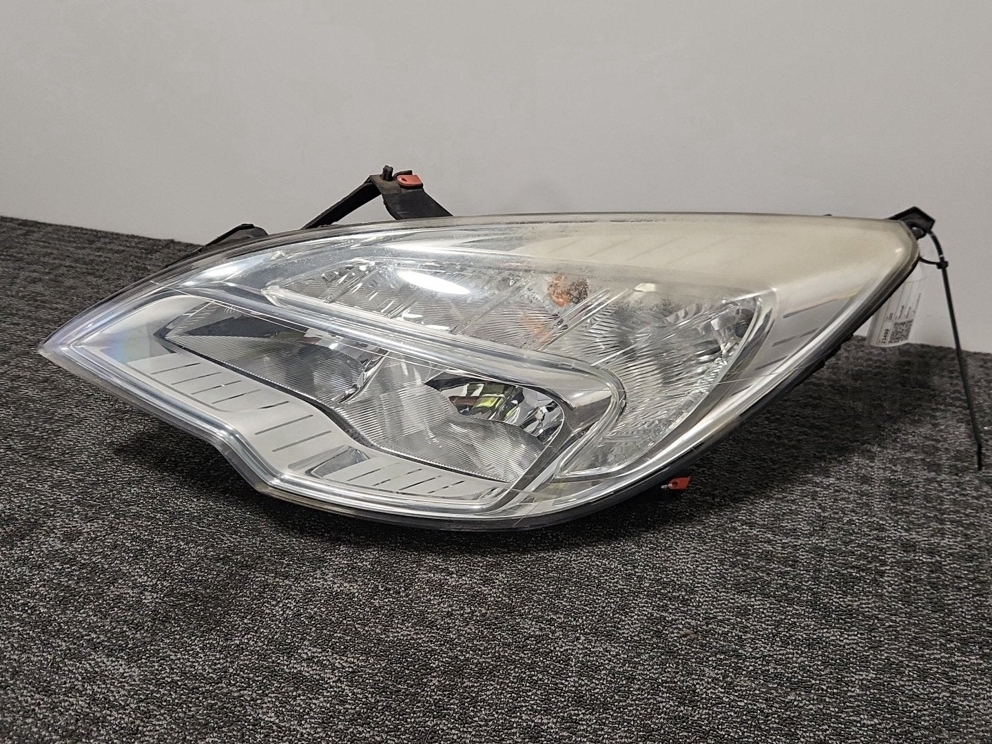 Vauxhall Meriva MK2 (B) (4470) MPV Genuine Front Left N/S Headlight 13253631