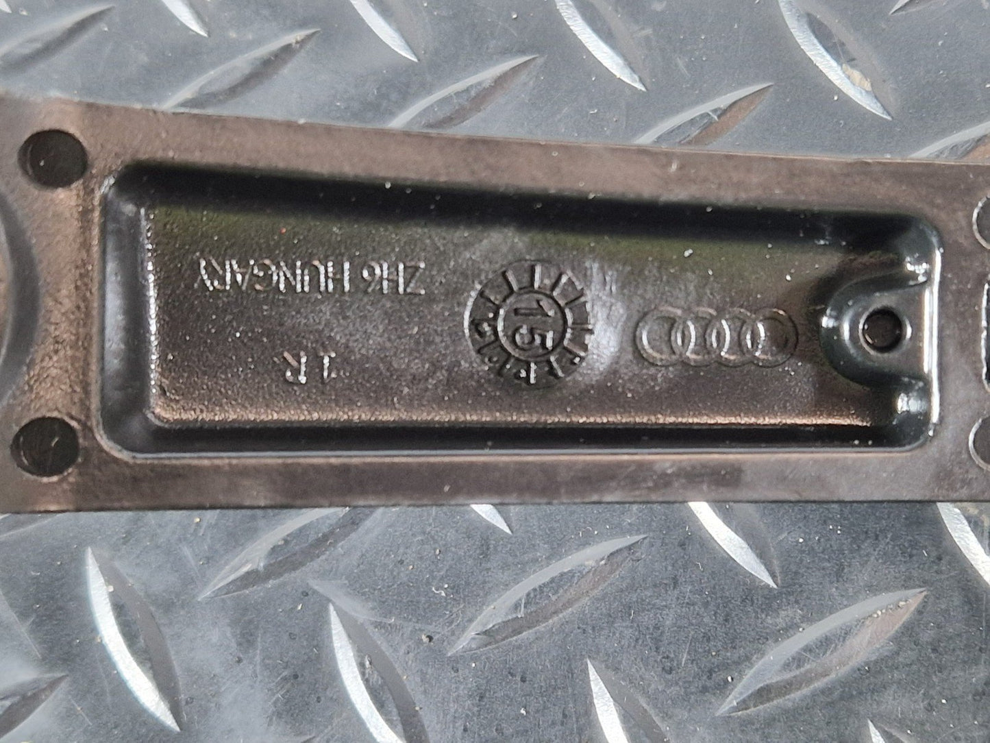 16-20 AUDI Q7 4M GENUINE OEM FRONT LEFT WINDSCREEN WIPER ARM BLACK 4M2955407