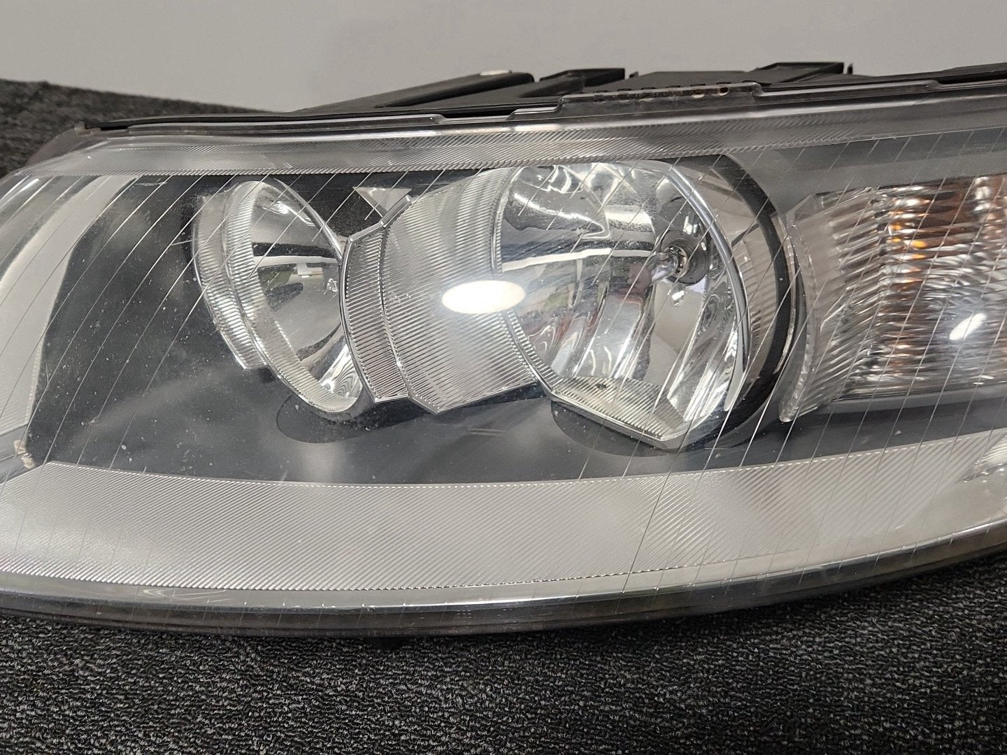Audi A6 Quattro MK3 (4F) (C6) Estate Front Left N/S Passenger Headlight
