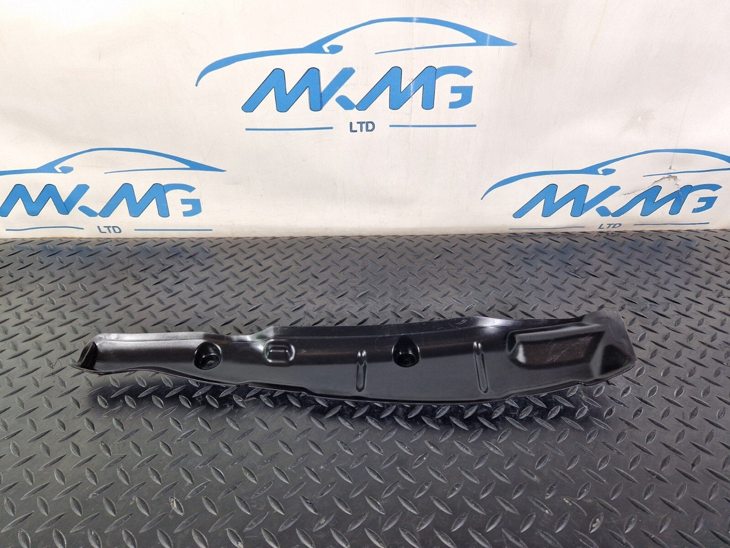 16-19 AUDI A4 B9 GENUINE FRONT RIGHT DRIVER SIDE WING FILLER INSULATOR 8W0821112