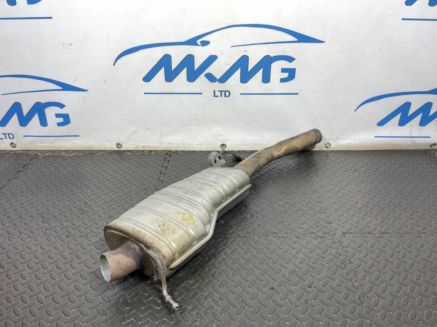 16-19 AUDI A4 B9 2.0TDI S-LINE EXHAUST SILENCER 8W0253411R