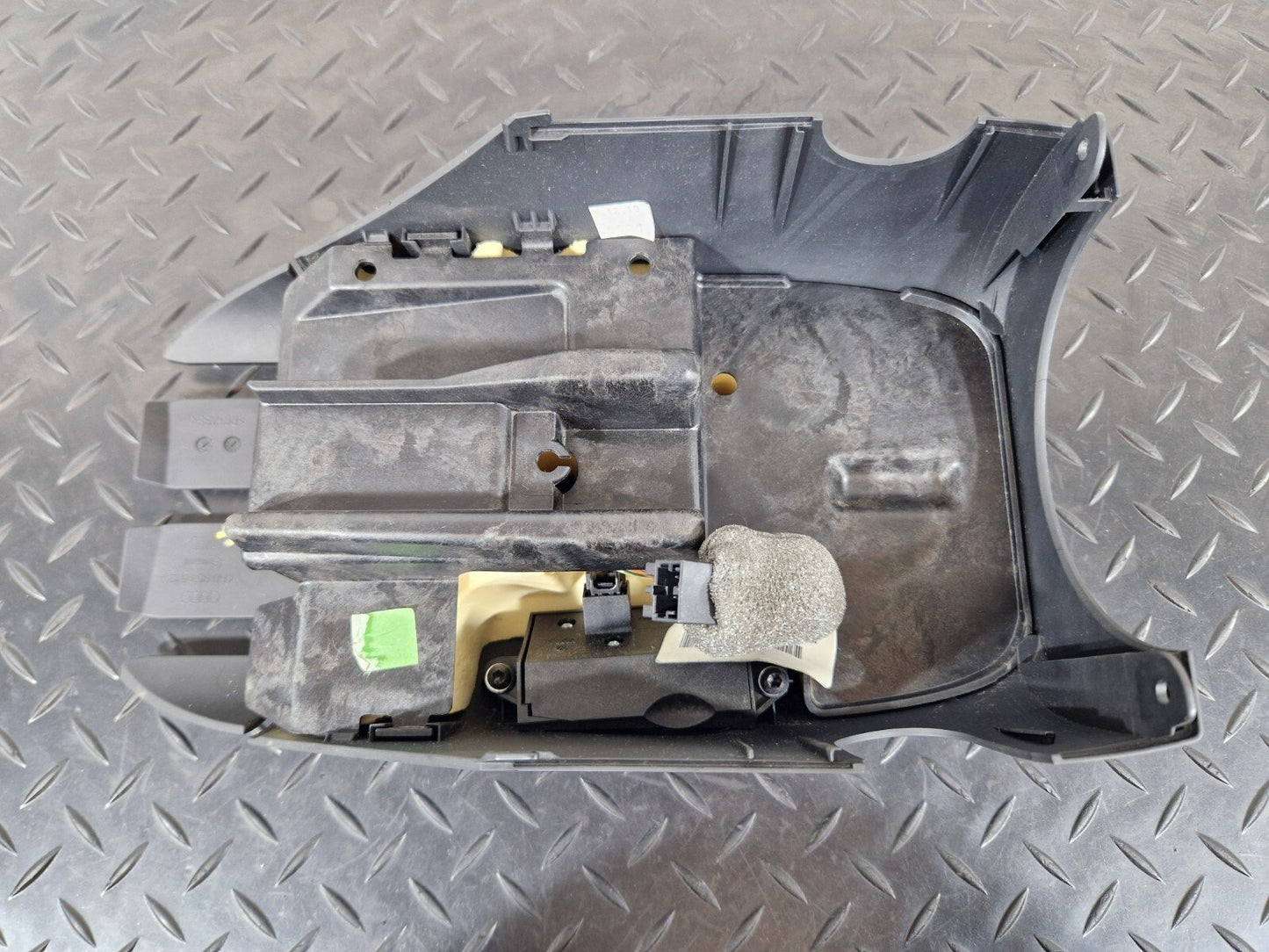 10-17 AUDI A8 4H LOWER STEERING COLUMN TRIM COVER 4H0953512A