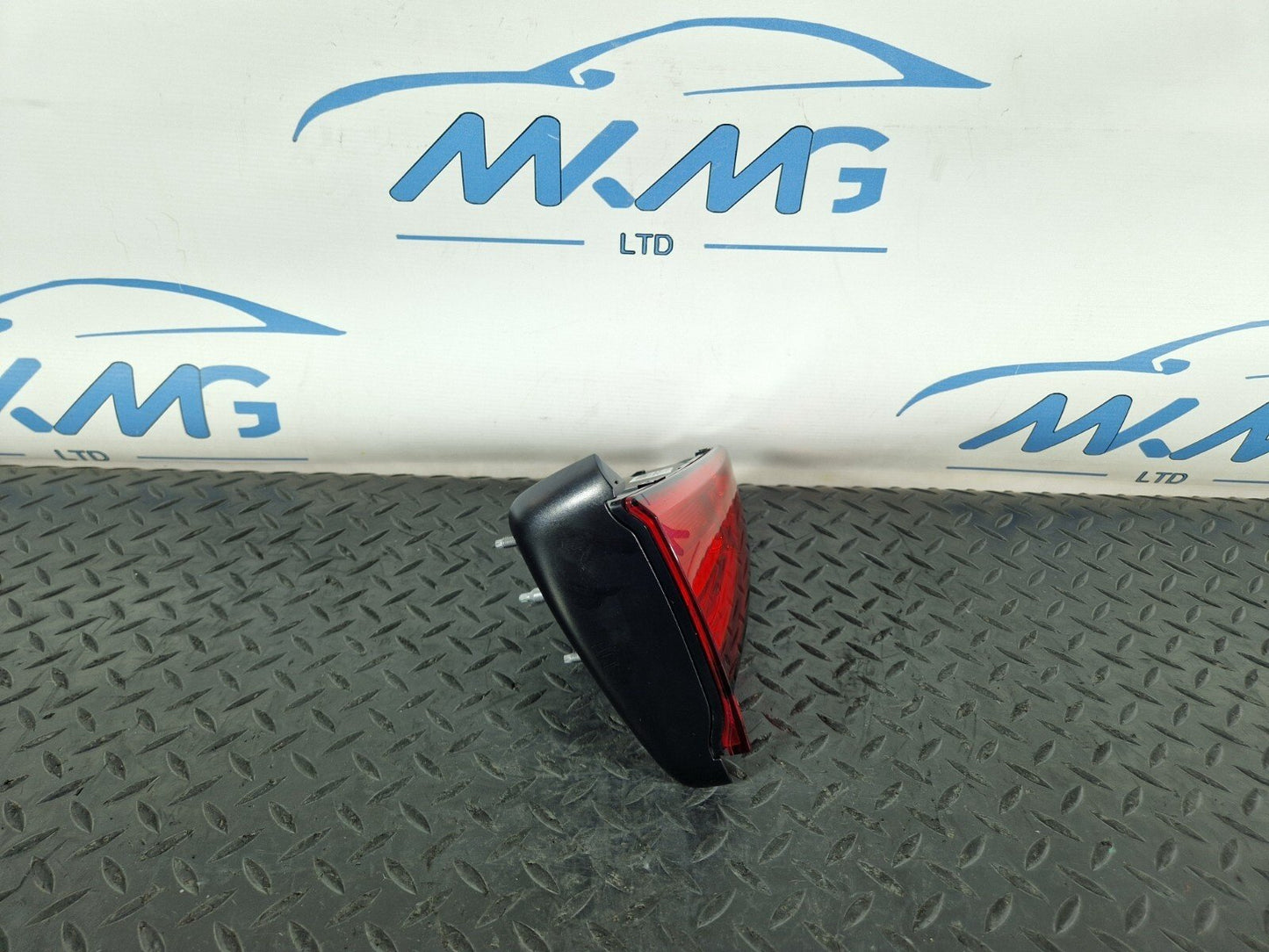 16-19 AUDI A4 B9 GENUINE REAR LEFT O/S/R INNER TAILGATE LIGHT 8W5945075A