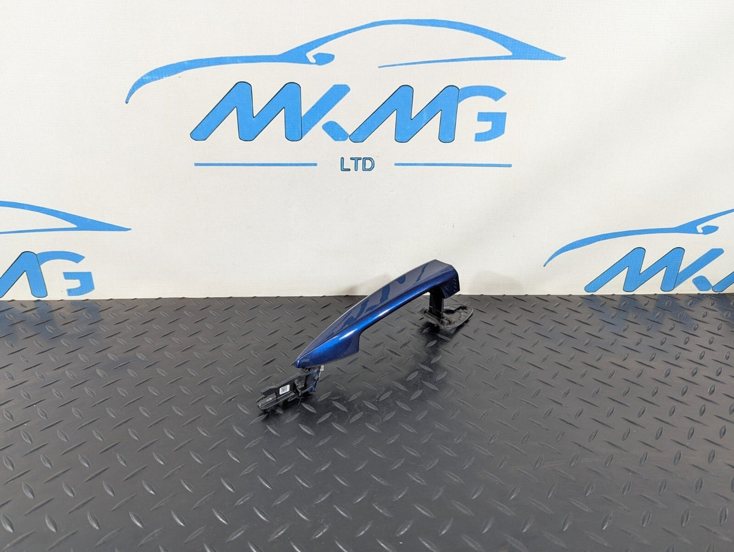 16-22 BMW X1 F48 GENUINE OEM RIGHT SIDE EXTERIOR DOOR HANDLE BLUE 7305015