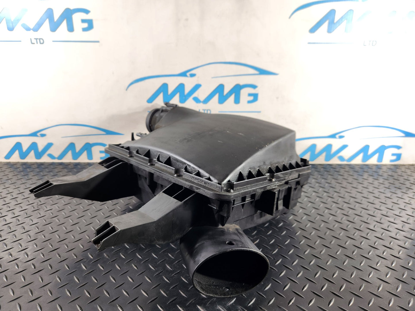 Mercedes-Benz Sprinter W907 Air Filter Box Housing A9075280000