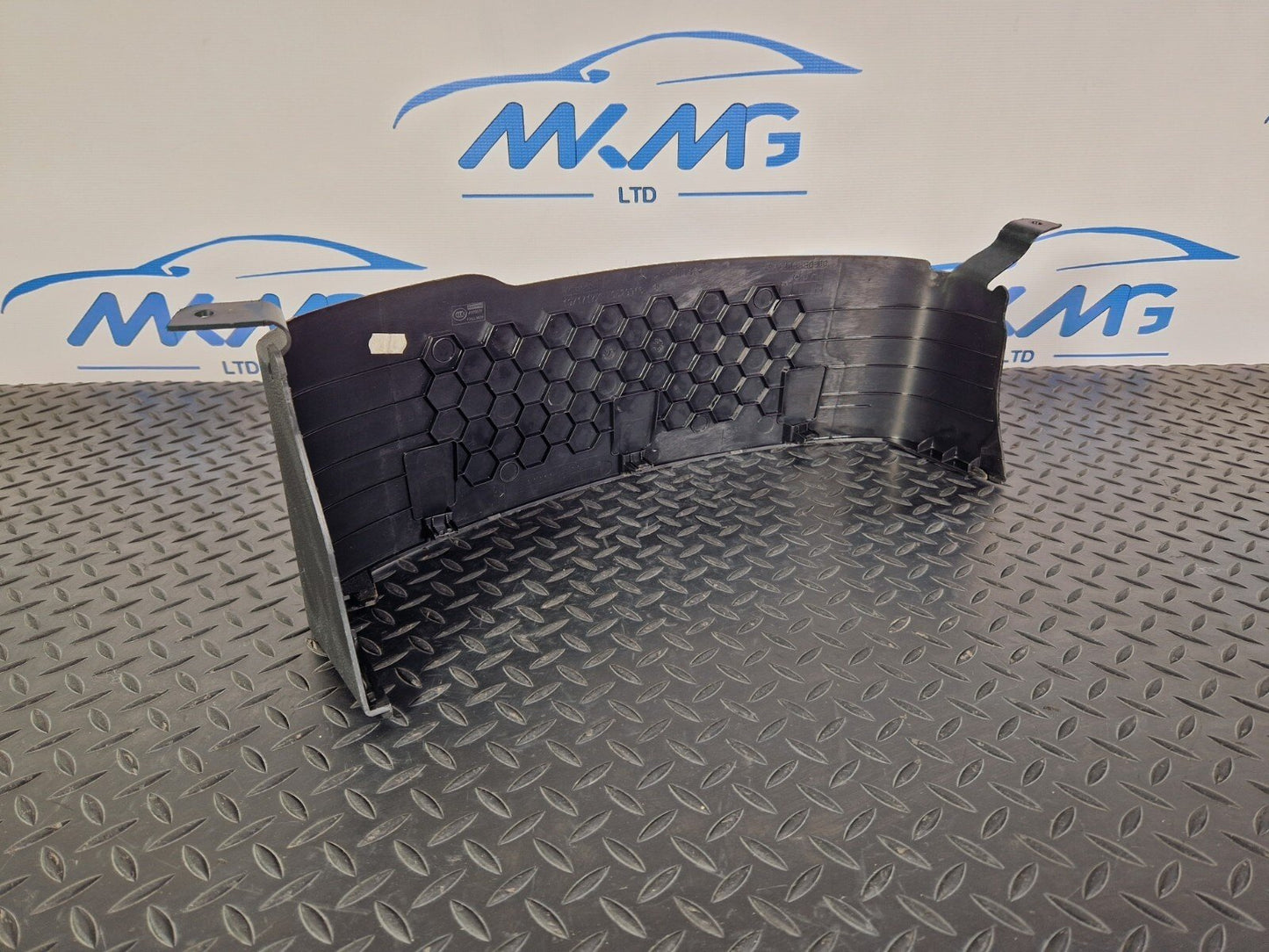 18-ON MERCEDES BENZ SPRINTER W907 W910 OEM FOOTWELL PANEL TRIM COVER A9106880500