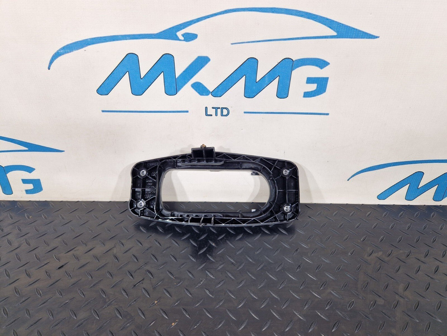 16-24 AUDI A5 F5 GEARBOX GEAR SELECTOR MOUNTING BRACKET 8W0711025B