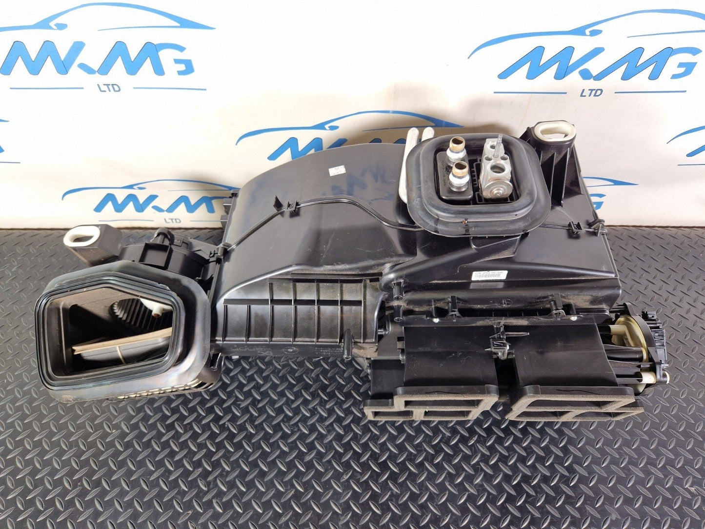18-ON MERCEDES BENZ A CLASS W177 GENUINE HEATER MATRIX BOX A2478300600
