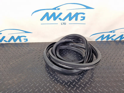 14-21 MERCEDES BENZ C200 W205 FRONT DOOR LEFT SIDE RUBBER SEAL A2056970051