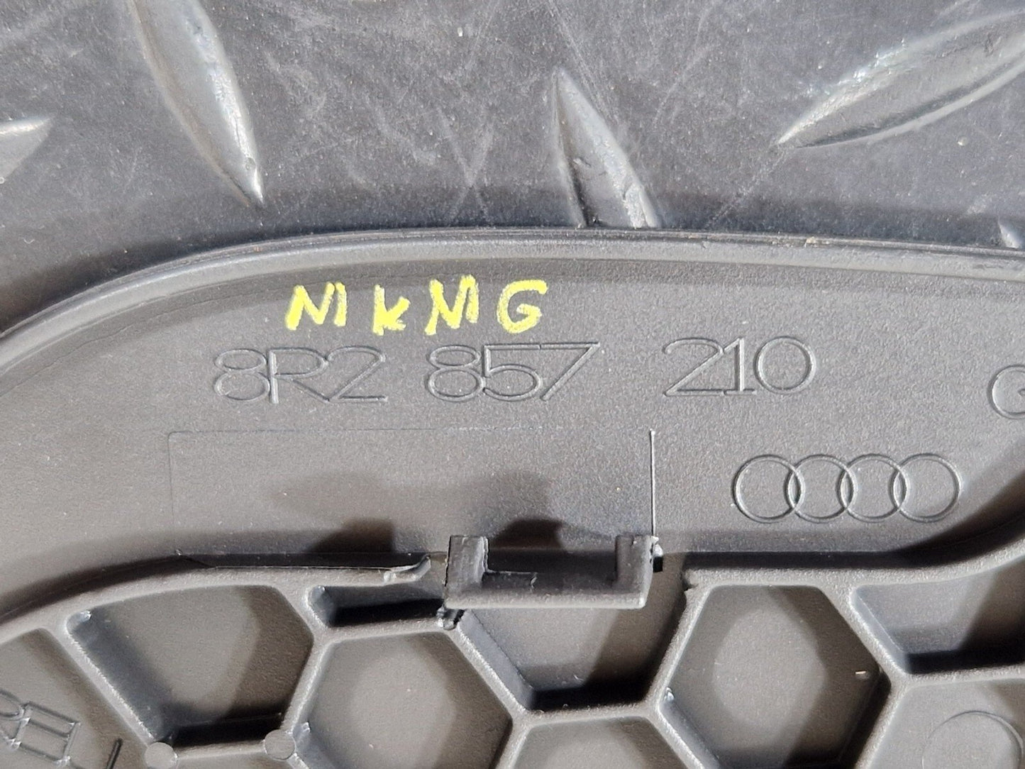 12-17 AUDI Q5 S-LINE GENUINE FRONT DASHBOARD SPEAKER TRIM COVER PANEL 8R2857210