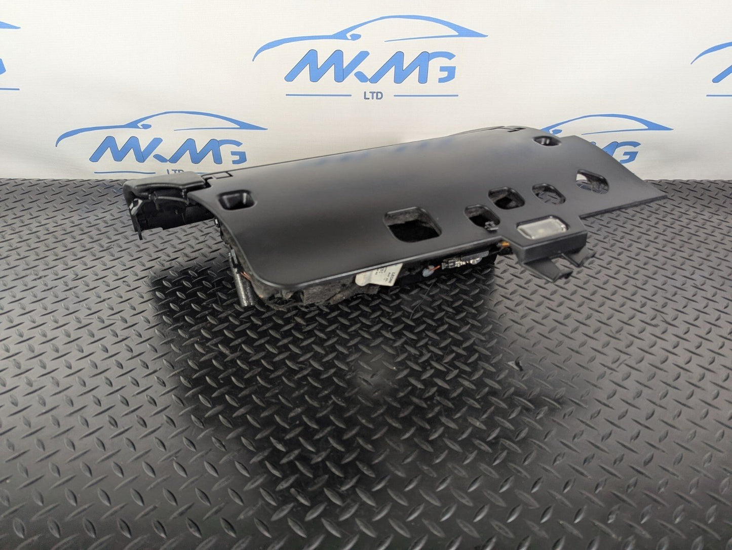 10-17 AUDI A8 4H GLOVE BOX STORAGE BOX IN BLACK 4H2857095