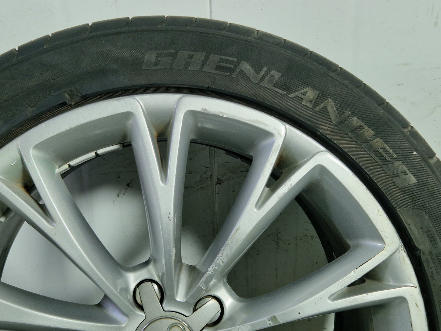 Audi A8 4H 19" Alloy Wheel with Tyre 225/45/19 ~4mm 4H0601025G