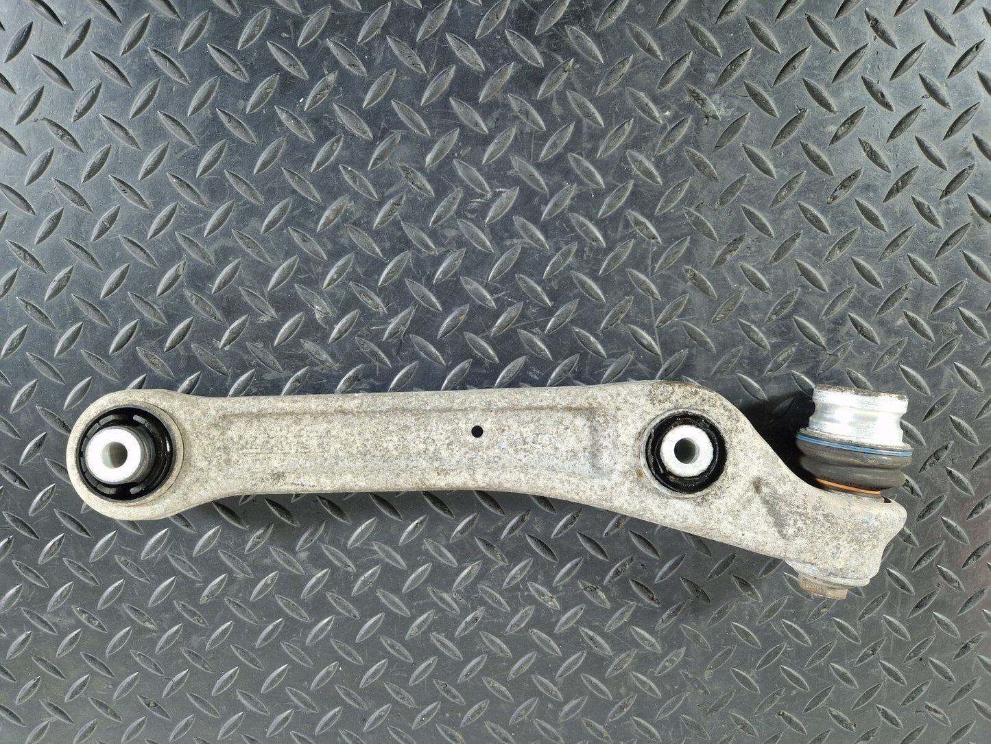16-19 AUDI A4 B9 GENUINE OEM FRONT LEFT DRIVER O/S CONTROL ARM 8W0407155A