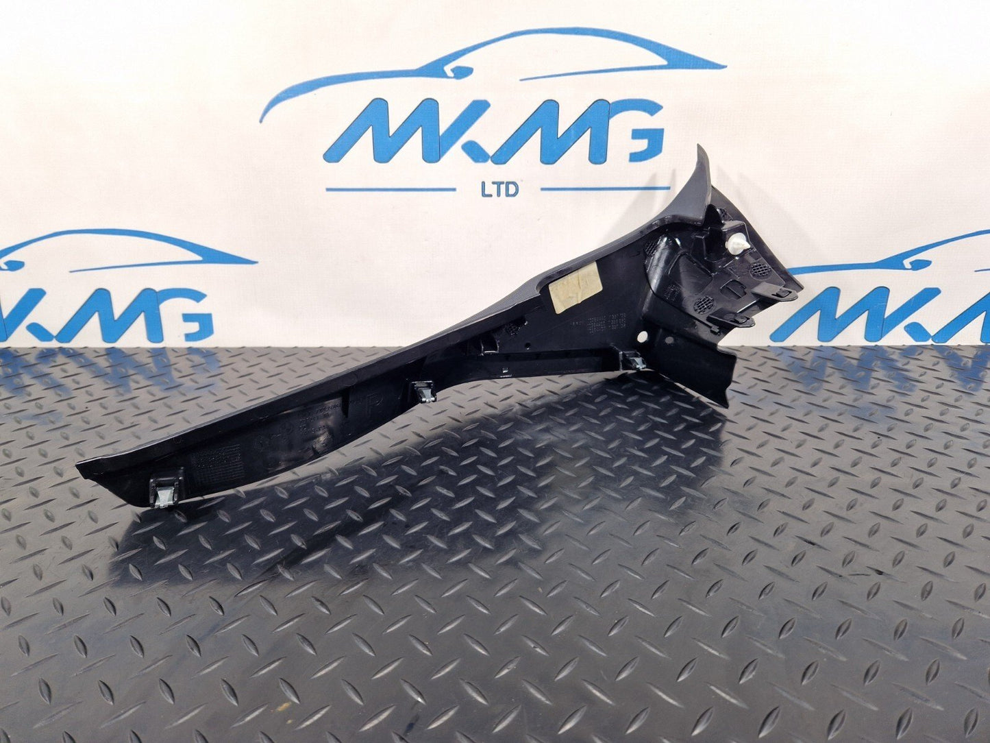 12-18 BMW 4 SERIES F36 M-SPORT REAR TAILGATE UPPER RIGHT SIDE COVERING 7337196