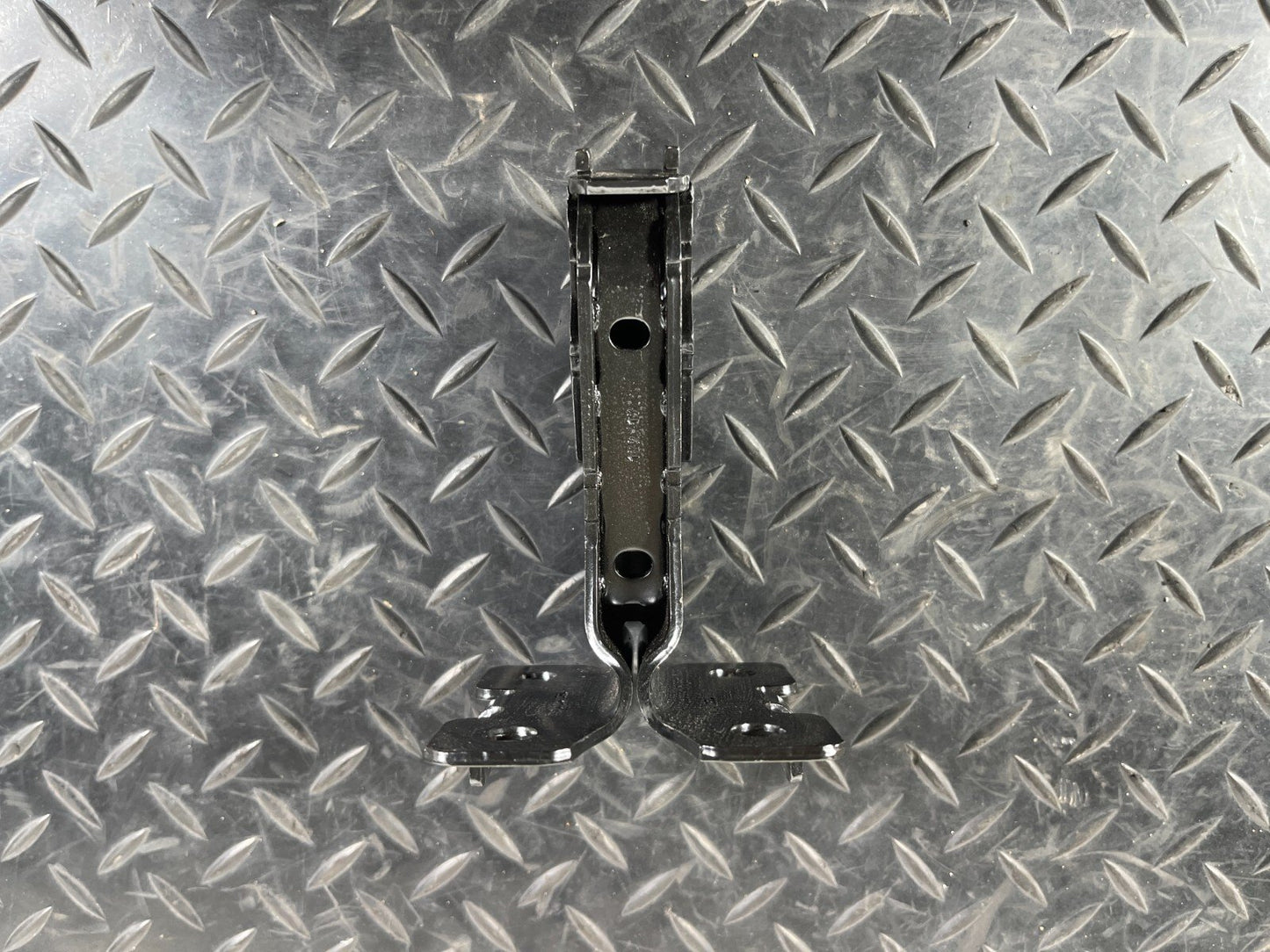 16-23 AUDI A5 F5 SPORTBACK S-LINE GENUINE REAR CENTRE SEAT BRACKET 8W0886177A