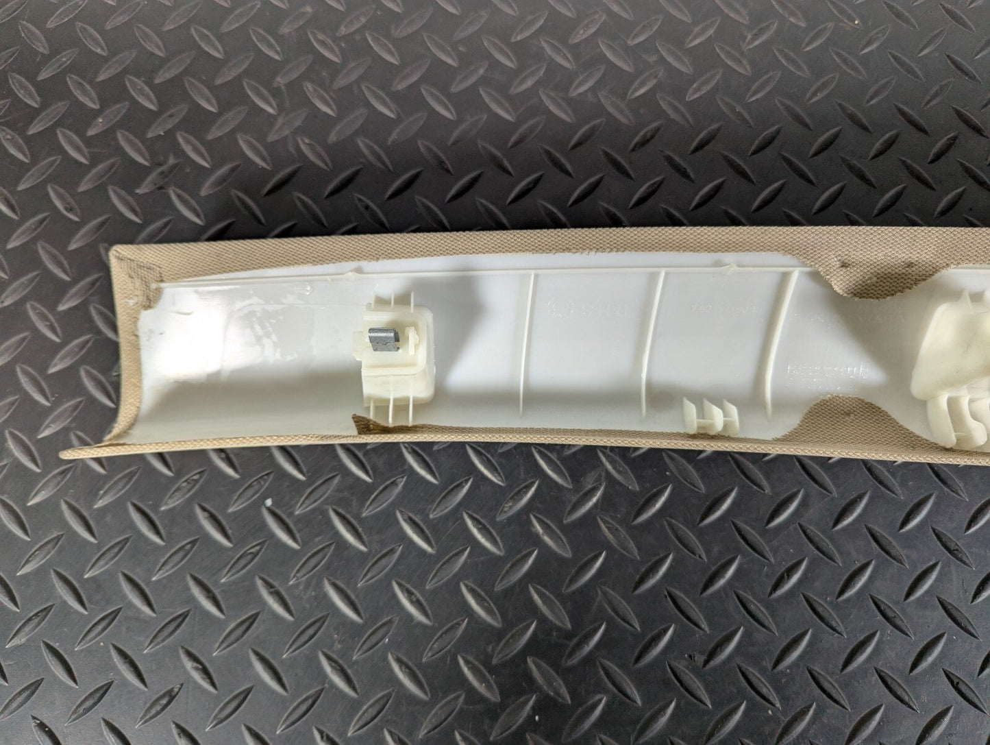 14-21 BMW 2 SERIES 218d GRAN TOURER F46 FRONT RIGHT DRIVER SIDE A-PILLAR TRIM