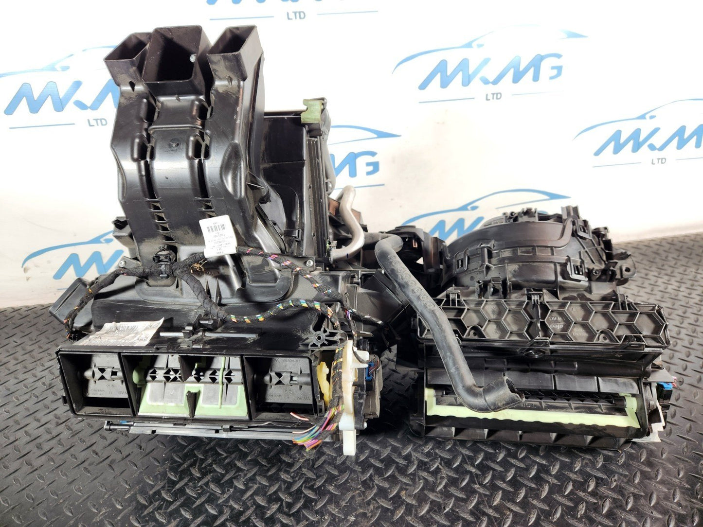 10-18 VW TOUAREG 7P GENUINE HEATER MATRIX BOX 5WC816005D
