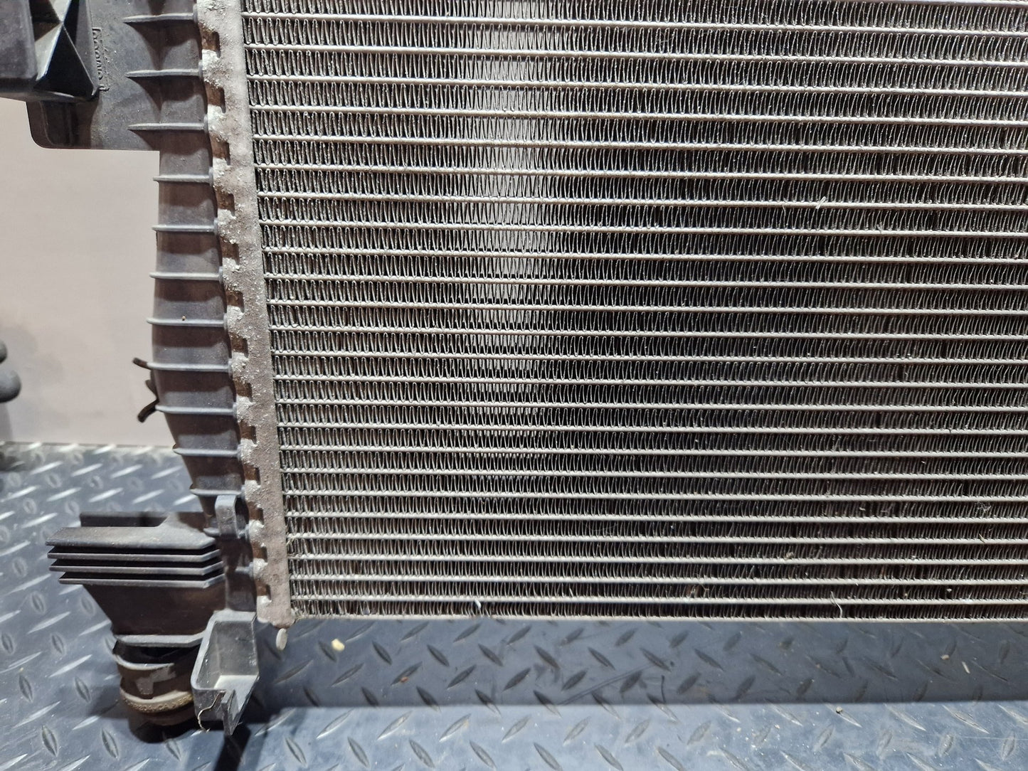Ford C-Max 1.6LL Petrol 77.0kw IQDB Genuine Water Coolant Radiator BV61-8005-AD