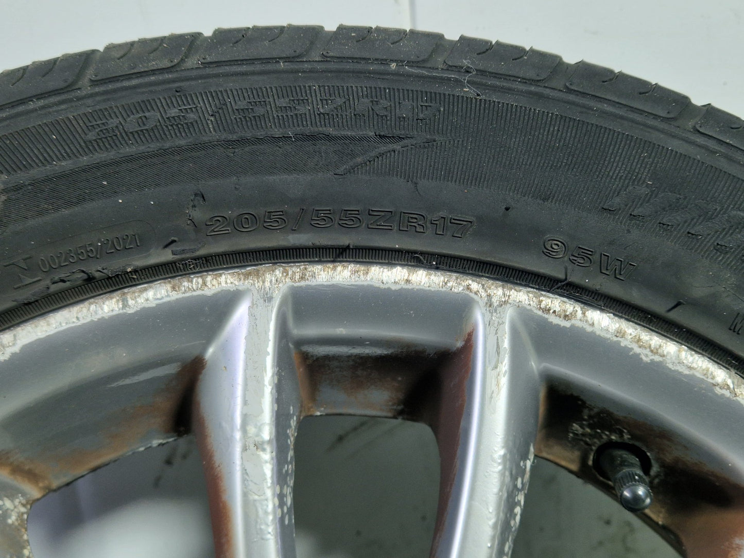Volvo S40 MK2 (MS) 17" Alloy Wheel with Tyre 205/55/17 ~4mm 30671414