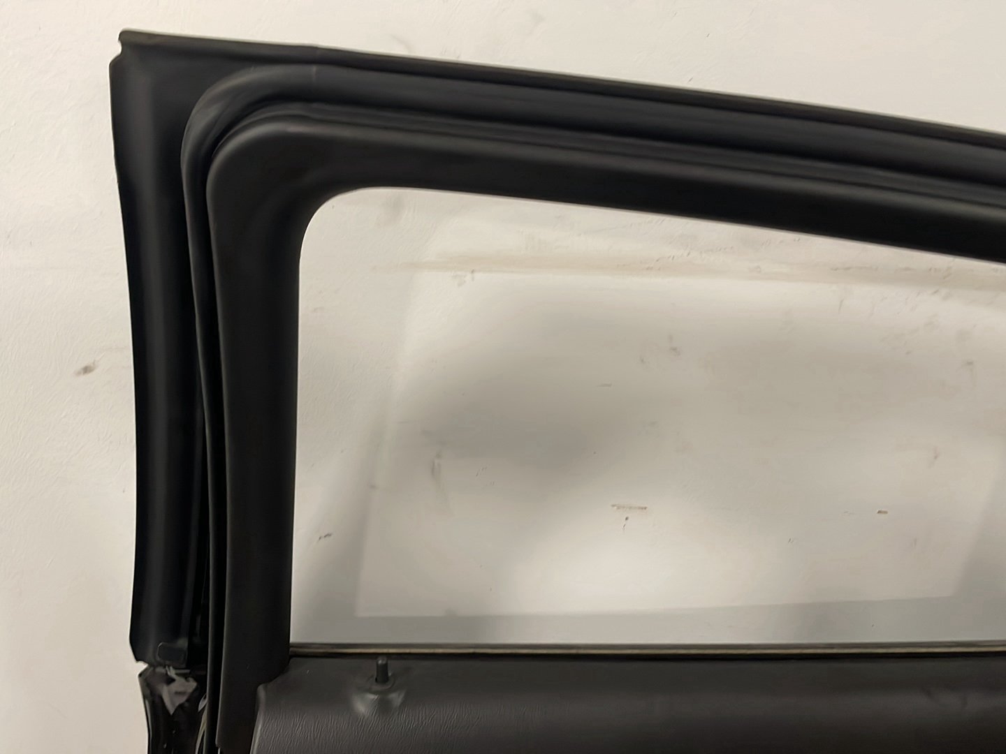 Vauxhall Mokka MK1 (G1U0) SUV Rear Right O/S Driver Complete Door in Black GAR