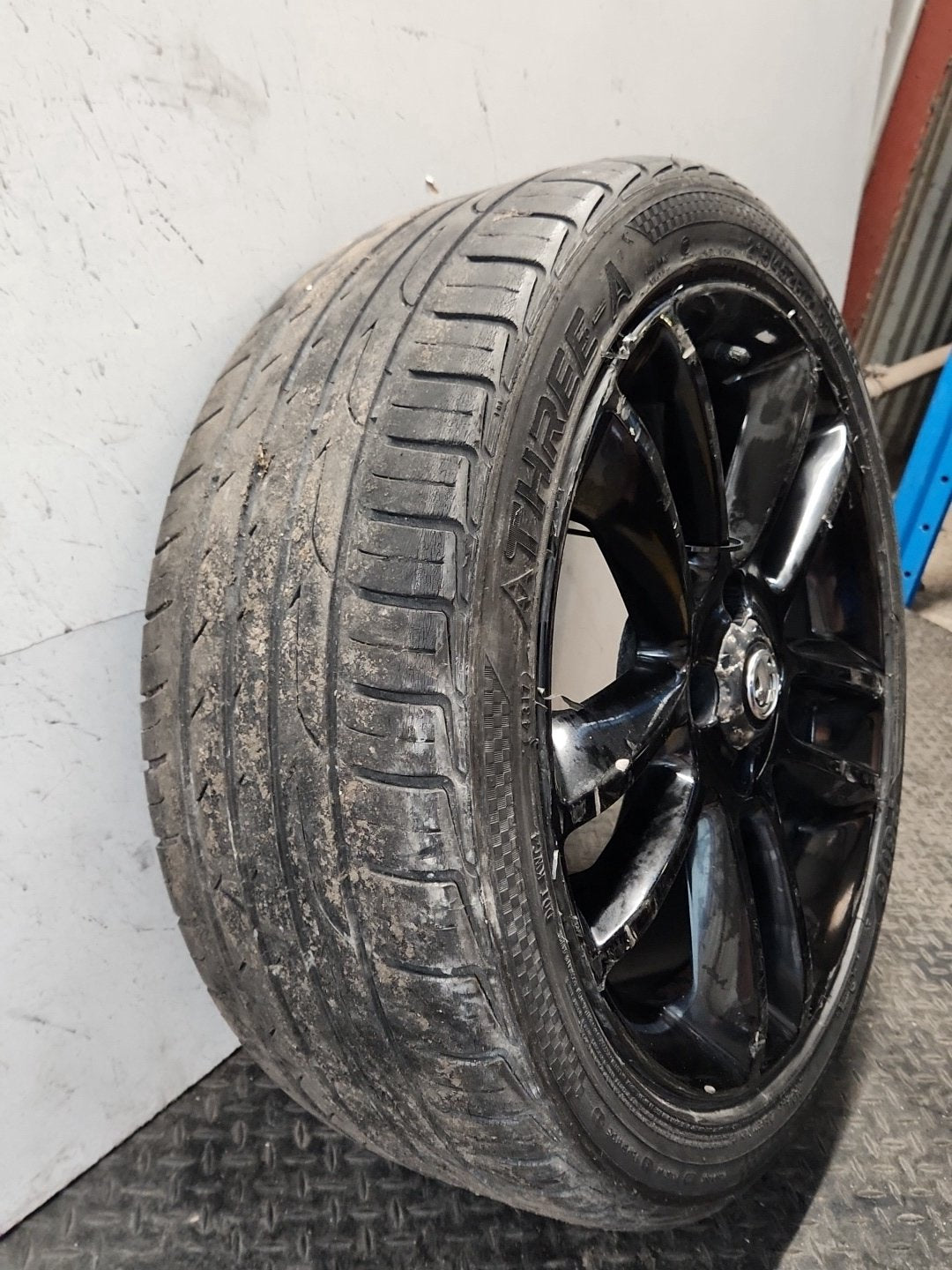 Vauxhall Corsa MK3 (D) (4400) 17" Alloy Wheel with Tyre 215/45/17 ~3mm 9272760