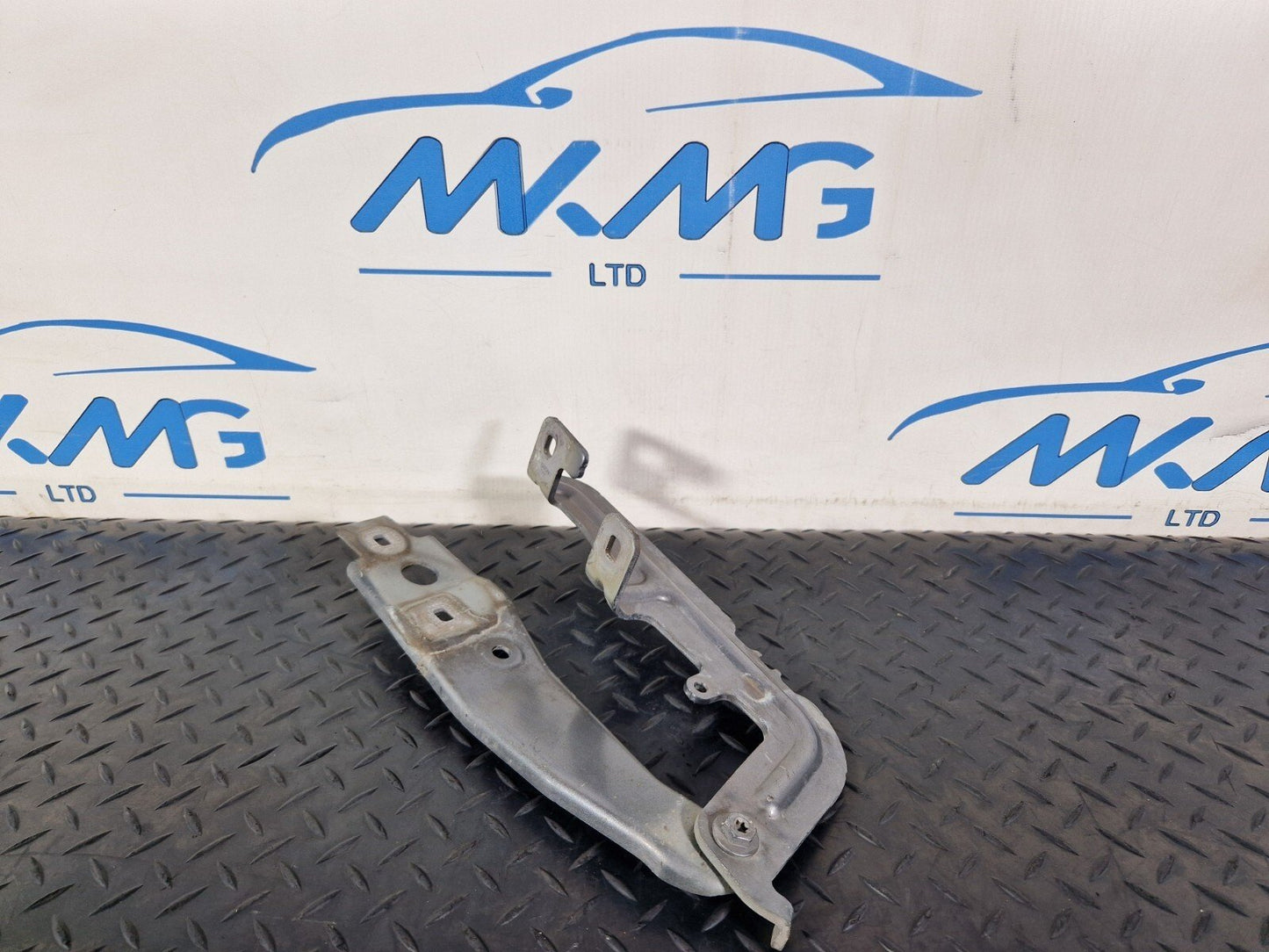 19-ON MERCEDES BENZ B CLASS W247 GENUINE FRONT LEFT BONNET HINGE A2478800128