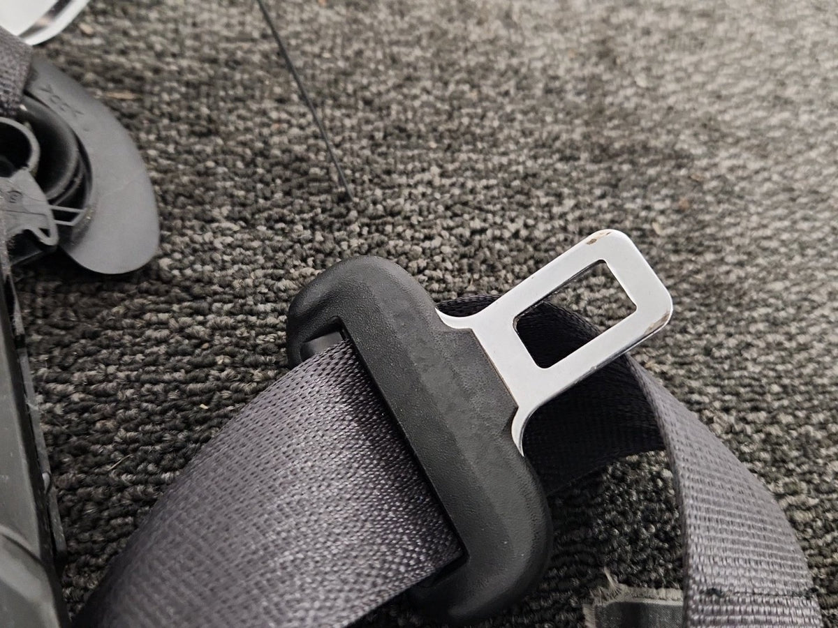 Vauxhall Mokka MK1 (G1U0) SUV Front Left N/S Passenger Seat Belt 42353690