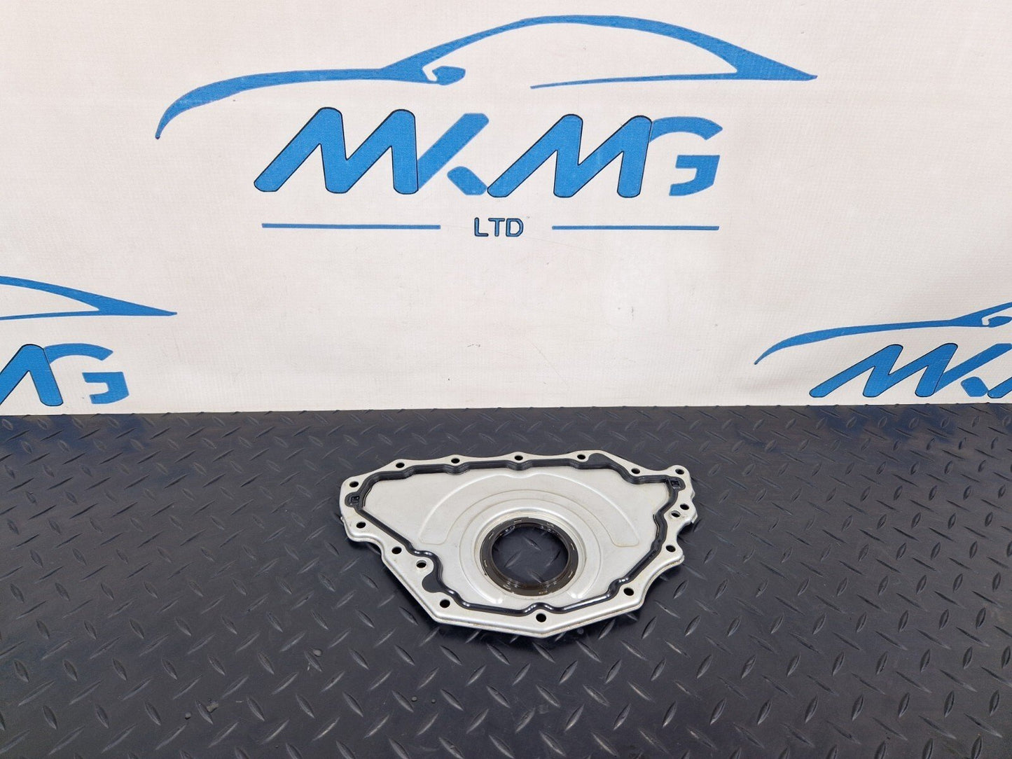19-ON MERCEDES BENZ B CLASS W247 DIESEL TIMING BELT COVER CAP A2540100301