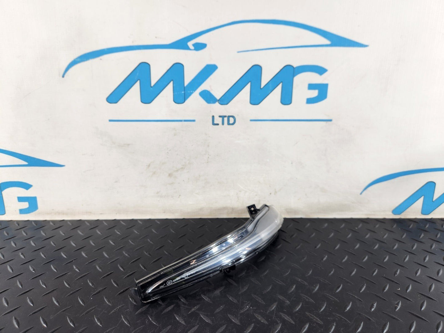 MERCEDES BENZ B CLASS W247 LEFT N/S WING MIRROR TURN SIGNAL LIGHT A0999064701