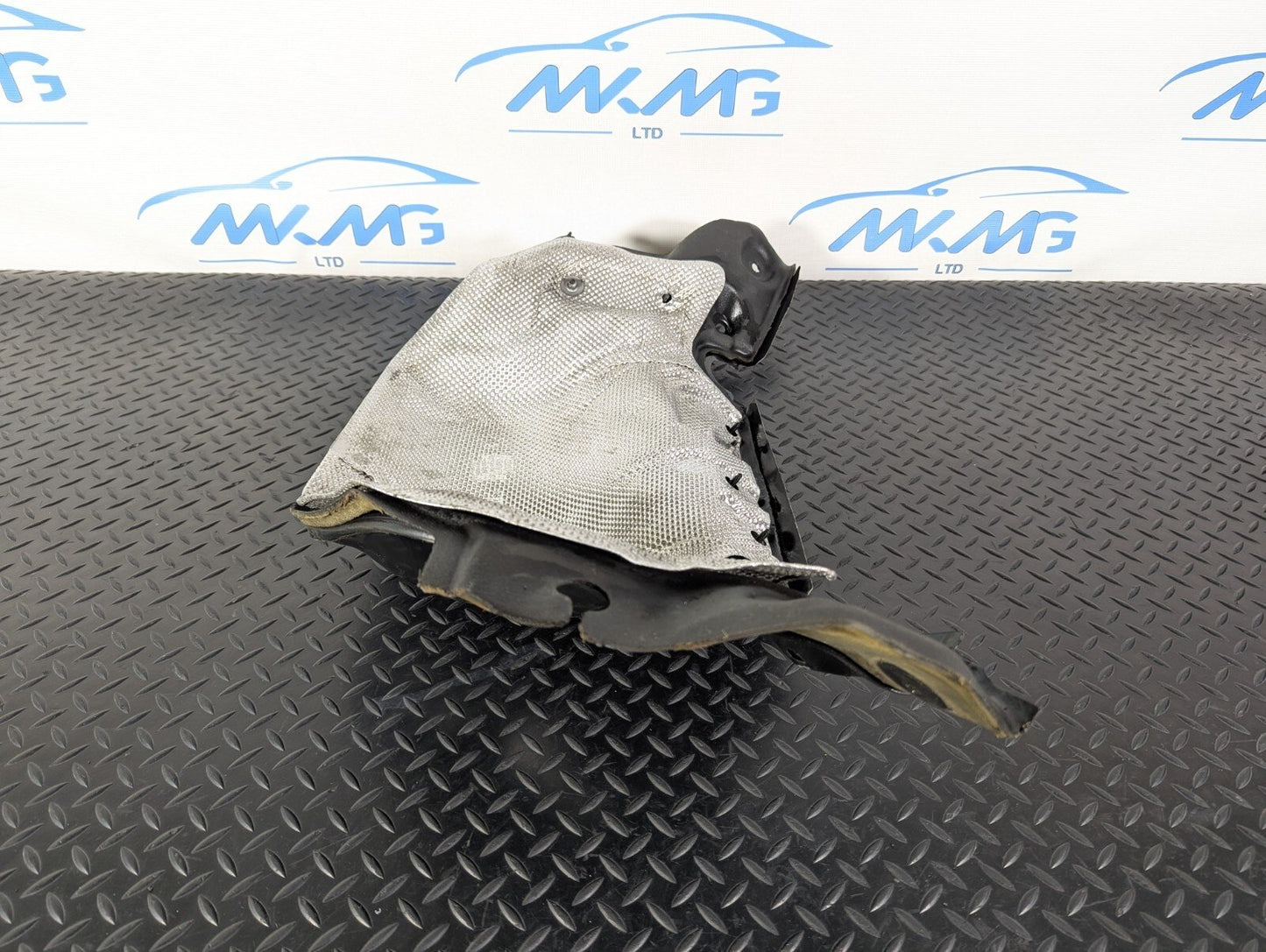 10-17 AUDI A8 4H BULK HEAD WATER DEFLECTOR 4H0819523F