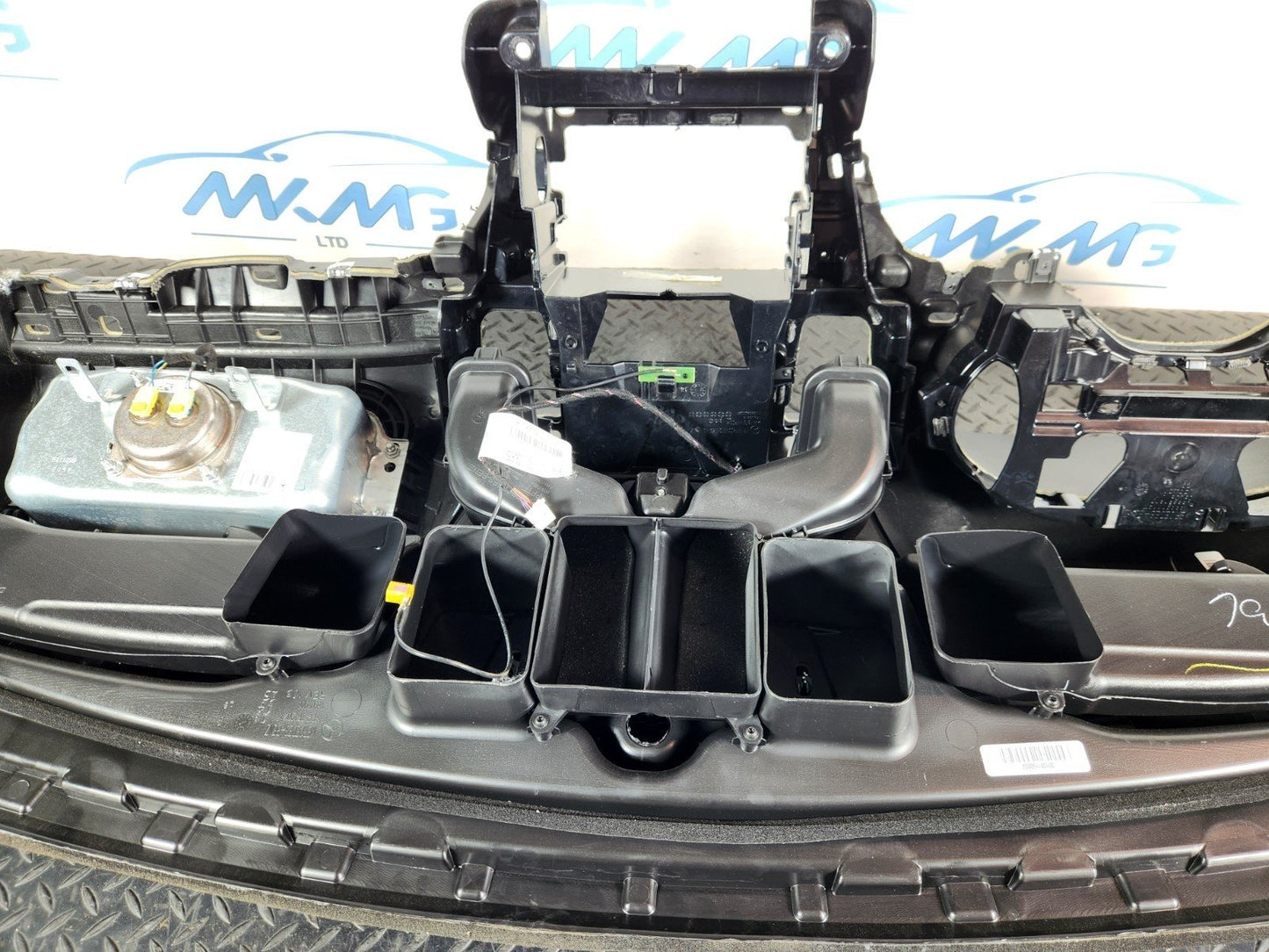 11-19 MERCEDES BENZ ML W166 DASHBOARD WITH AlRBAG A1666800787 A1668602402