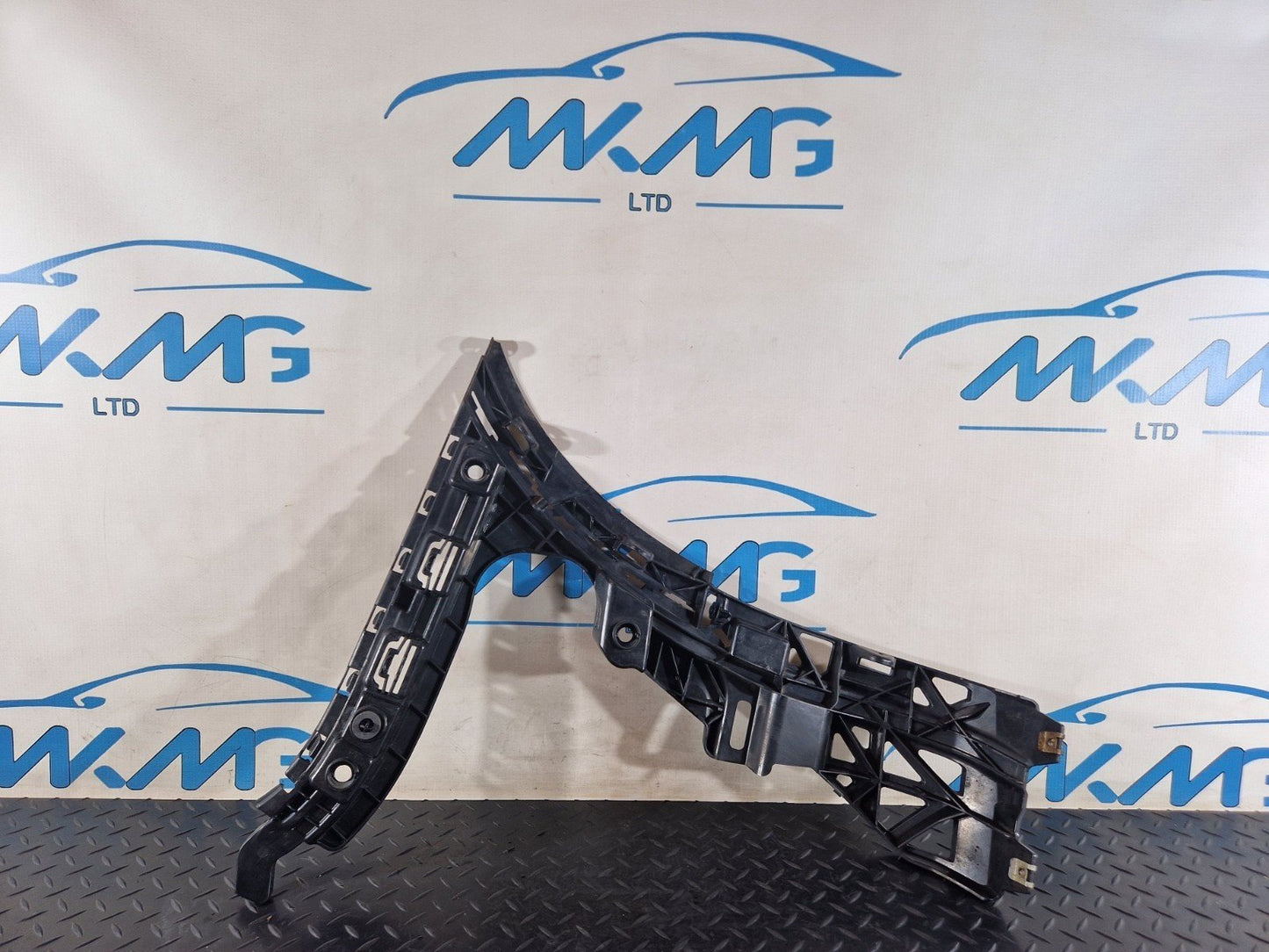 16-22 MERCEDES BENZ X253  REAR LEFT BUMPER BRACKET A2538850121