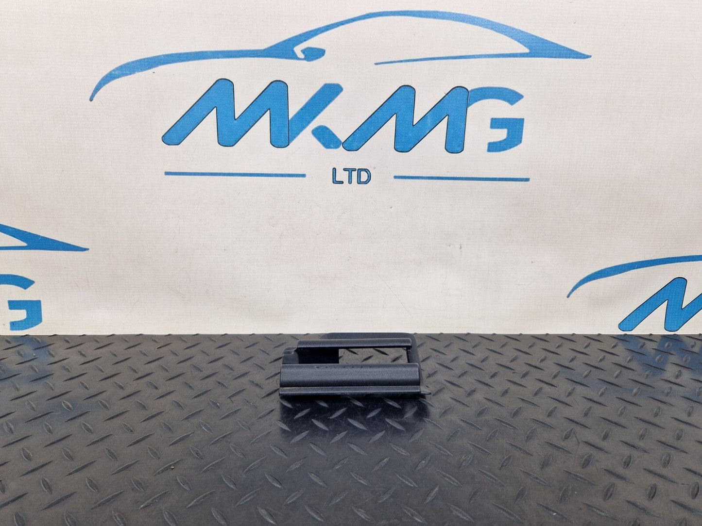 14-21 MERCEDES BENZ C220D W205 OEM FRONT SEAT GUIDE RAIL END COVER A2059190200