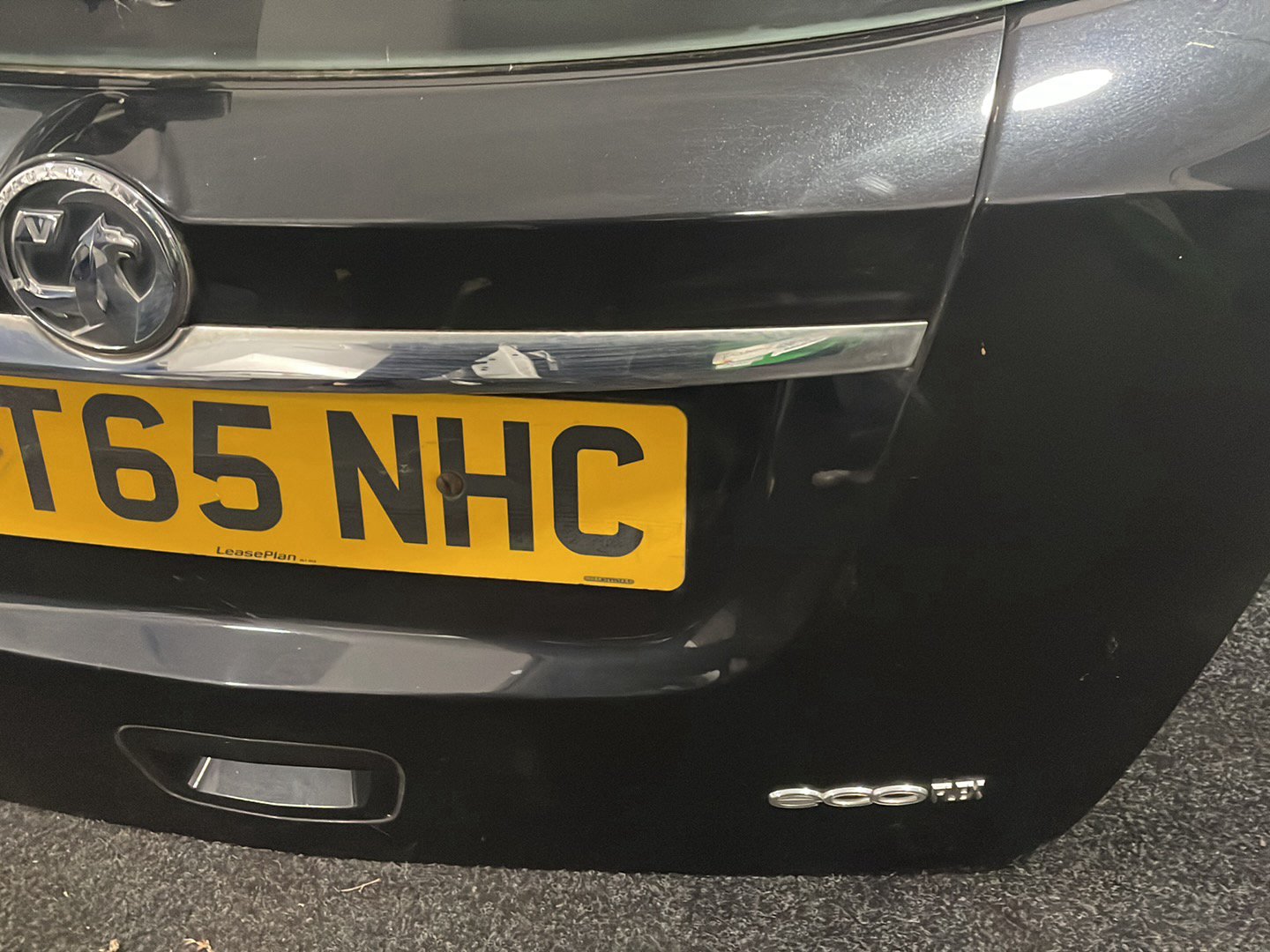 Vauxhall Mokka MK1 (G1U0) SUV Genuine Bootlid Trunk Tailgate in Black GAR