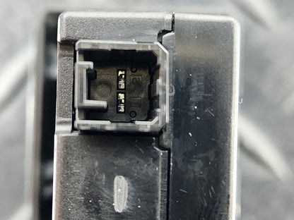 Land Rover Range Rover Evoque L551 SUV USB-C Port Socket R8A2-19010-AB