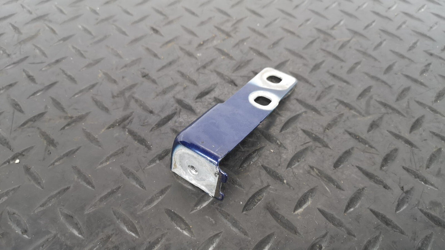 16-19 AUDI A4 B9 S-LINE GENUINE FRONT LEFT PASSENGER SIDE WING BRACKET 8W0821433