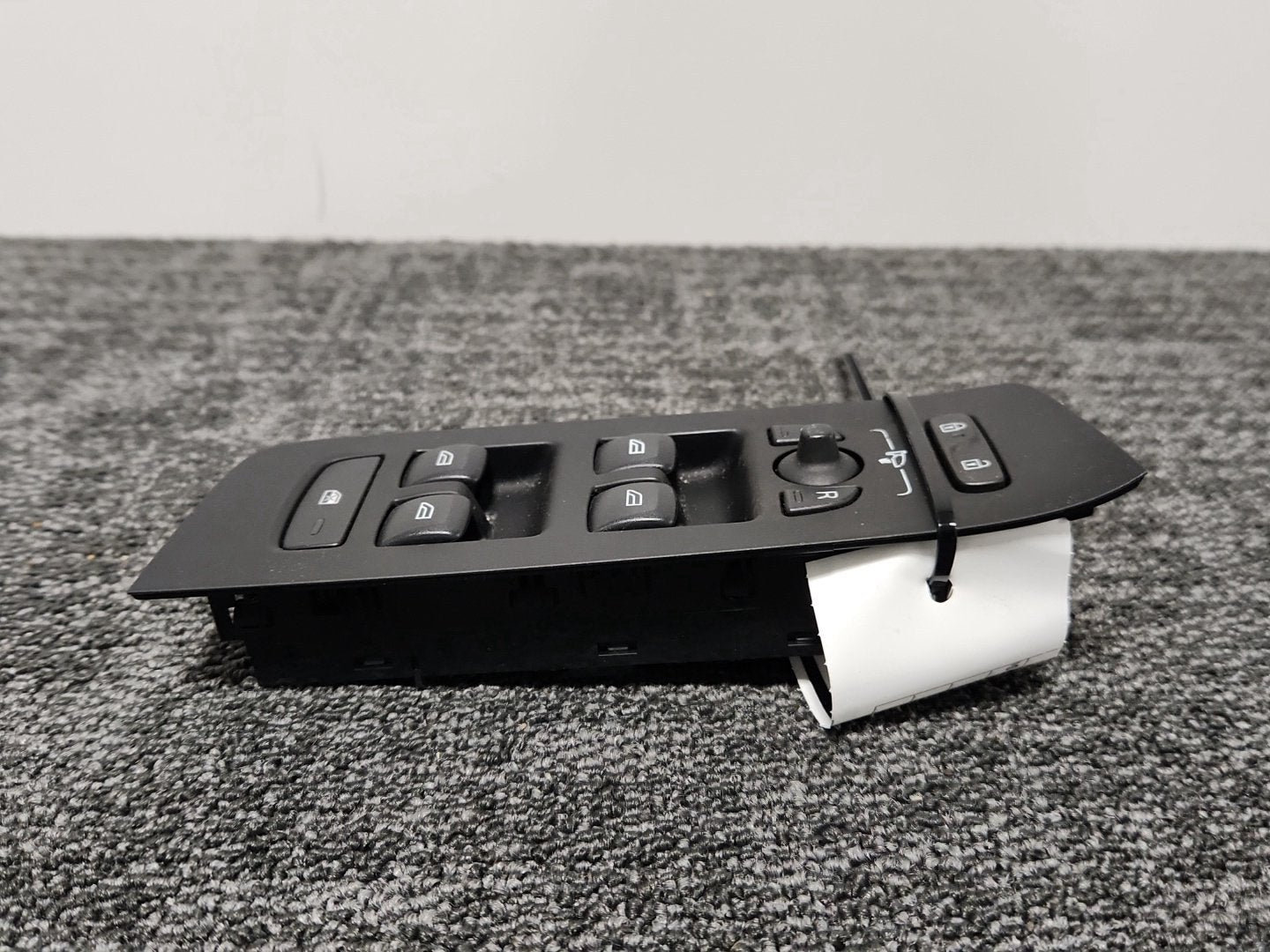 Volvo V40 MK3 (525) Hatchback Front Right O/S Window Control Switch 31376495