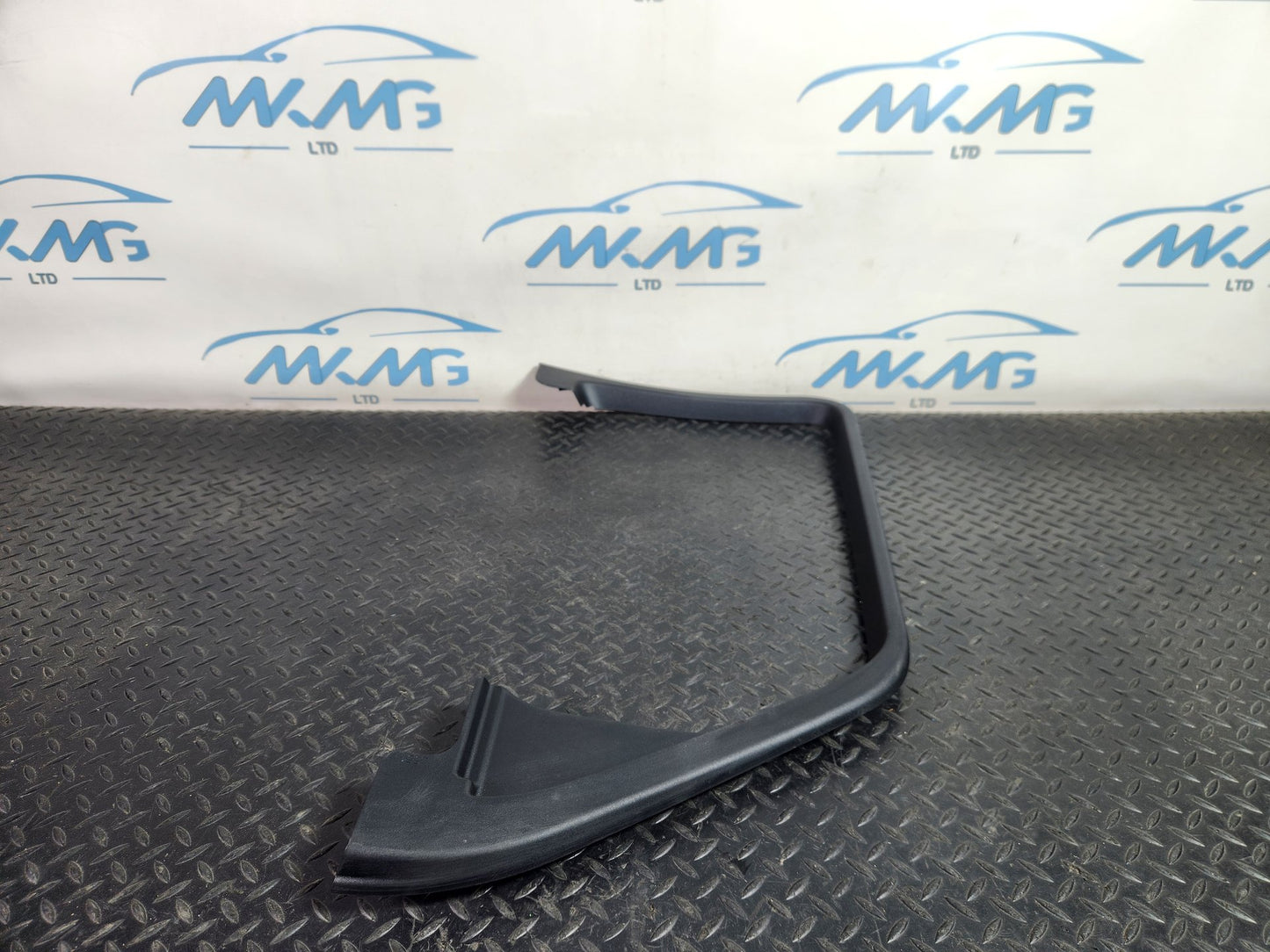 Land Rover Range Rover Evoque L551 SUV Rear Right Door Window Trim K8D225514AB