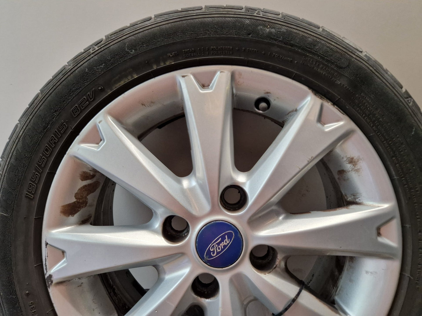 Ford Fiesta MK7 15" Alloy Wheel with Tyre 195/50/15 ~3mm 8V21-1007-GA